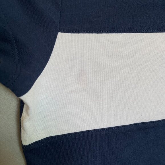 Tommy Hilfiger Tee Shirt Size 12/14 - Picture 4 of 6